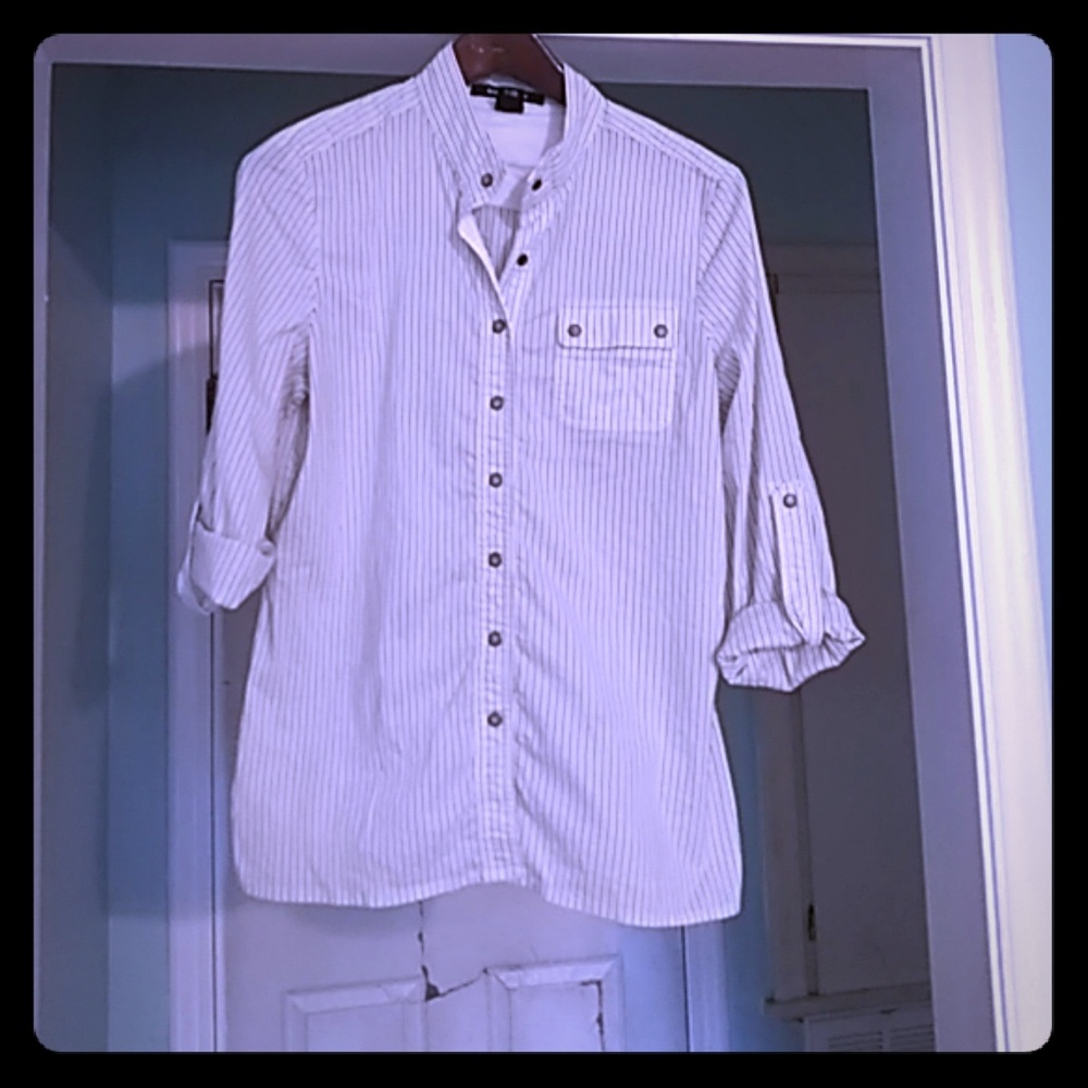 ✨Ellen Tracy Striped Button-Up✨